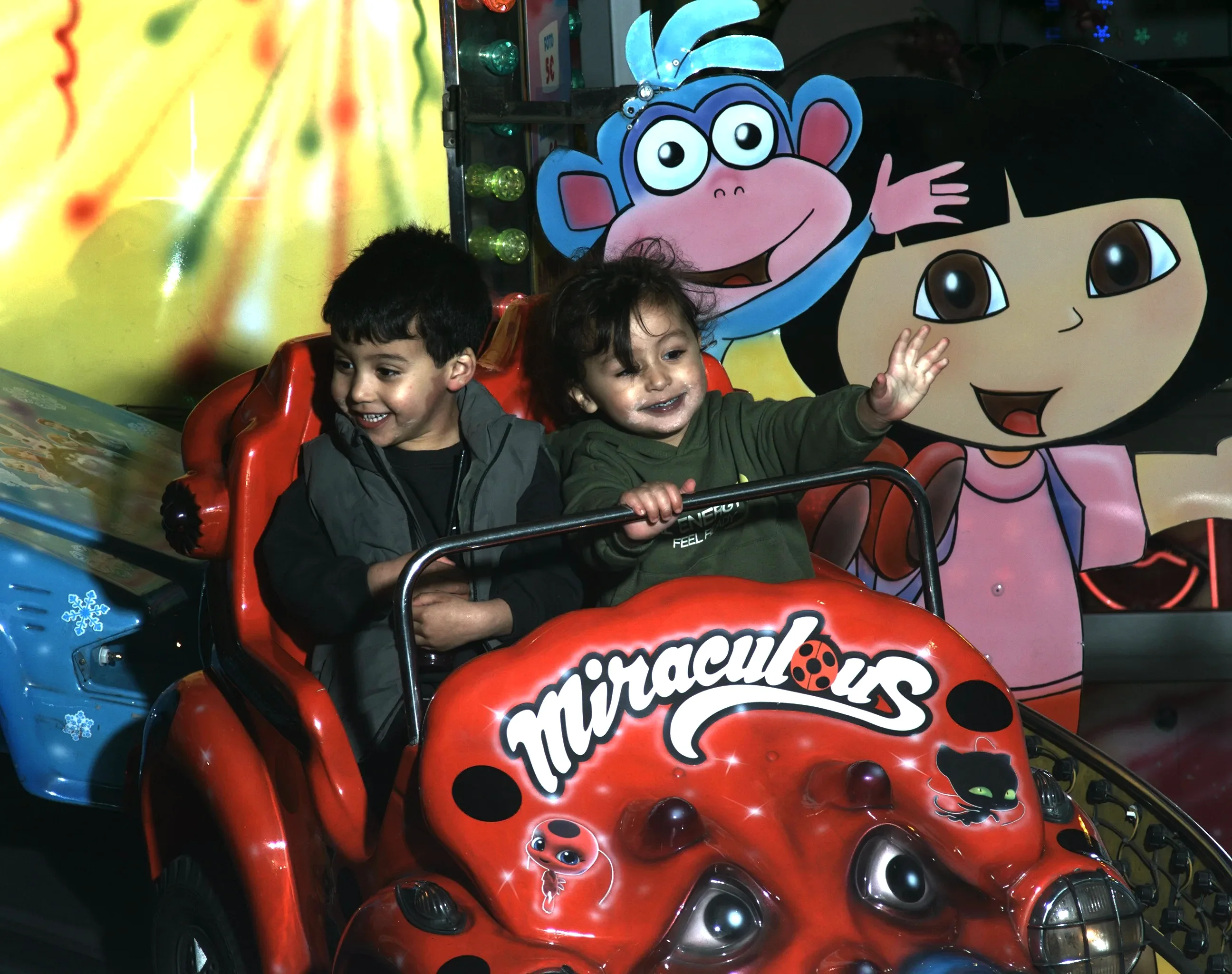 Onride-Fotosystem für Nachtfahrten im Freizeitpark